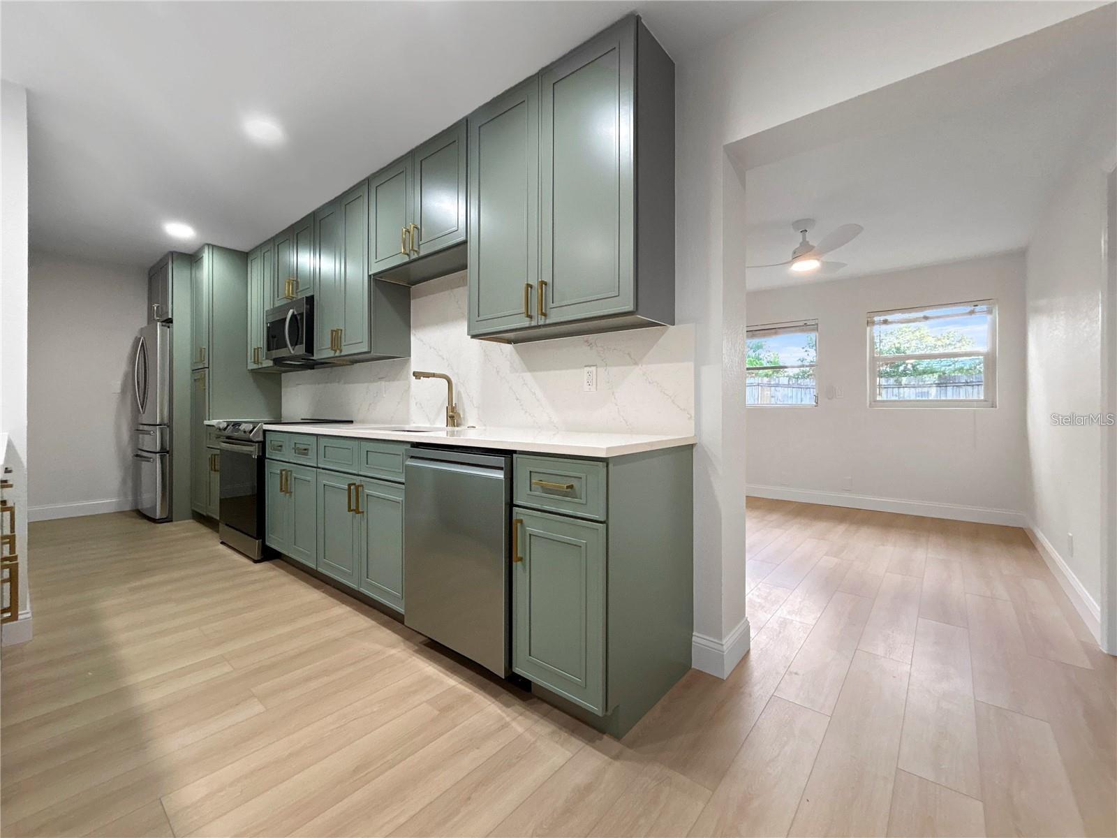 3834 DAVIS BLVD, SARASOTA, FL, 34232