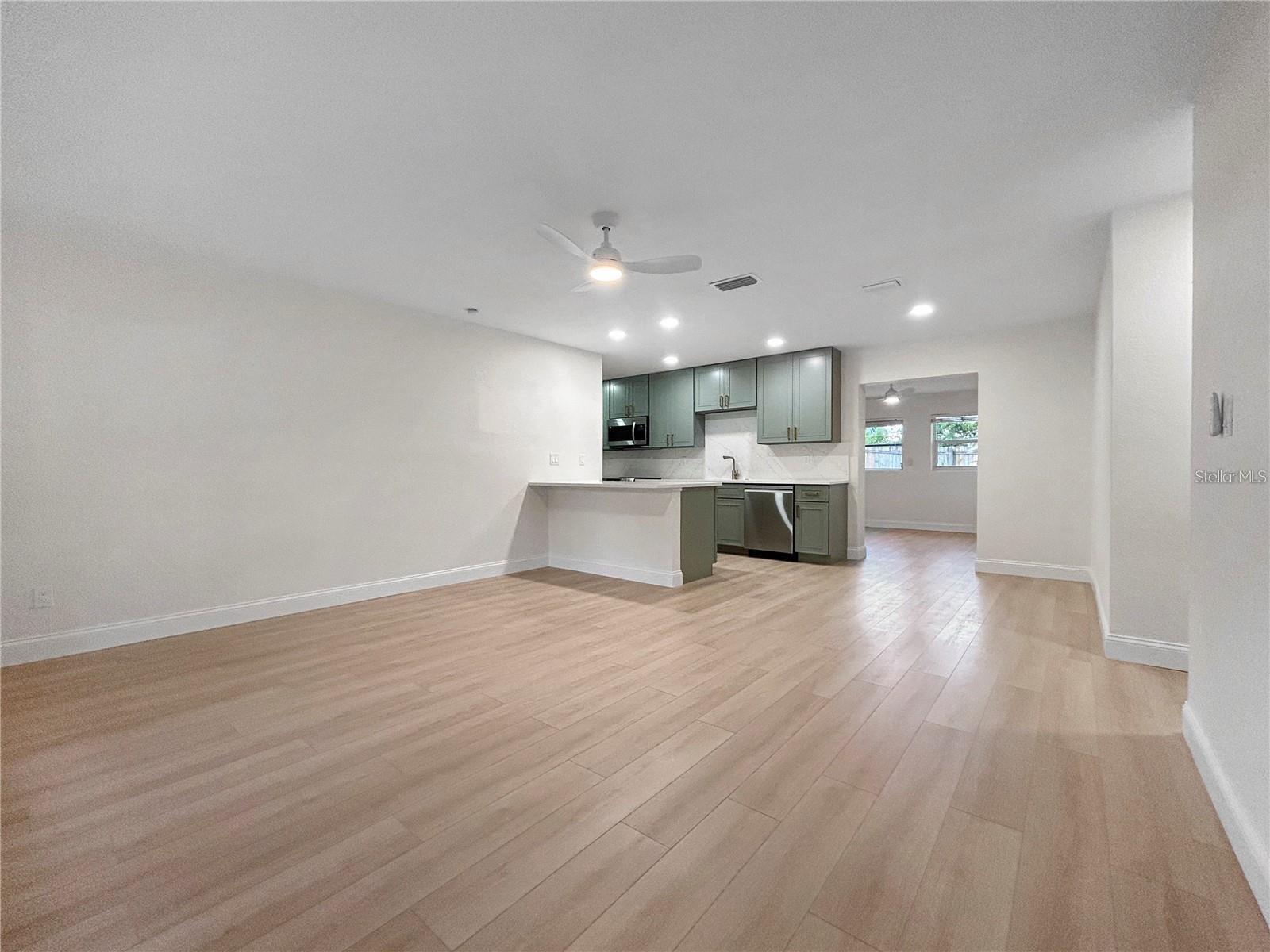 3834 DAVIS BLVD, SARASOTA, FL, 34232