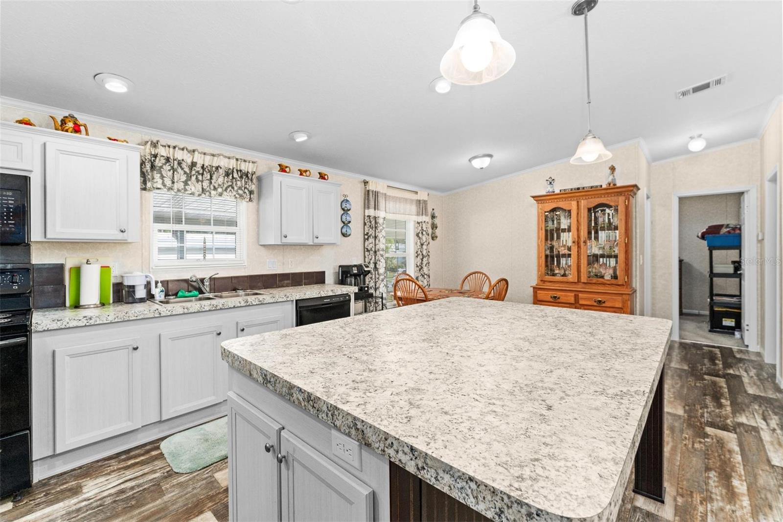 96 MAUNA LOA DR, LEESBURG, FL, 34788