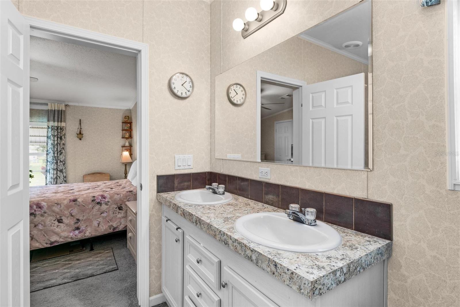 96 MAUNA LOA DR, LEESBURG, FL, 34788