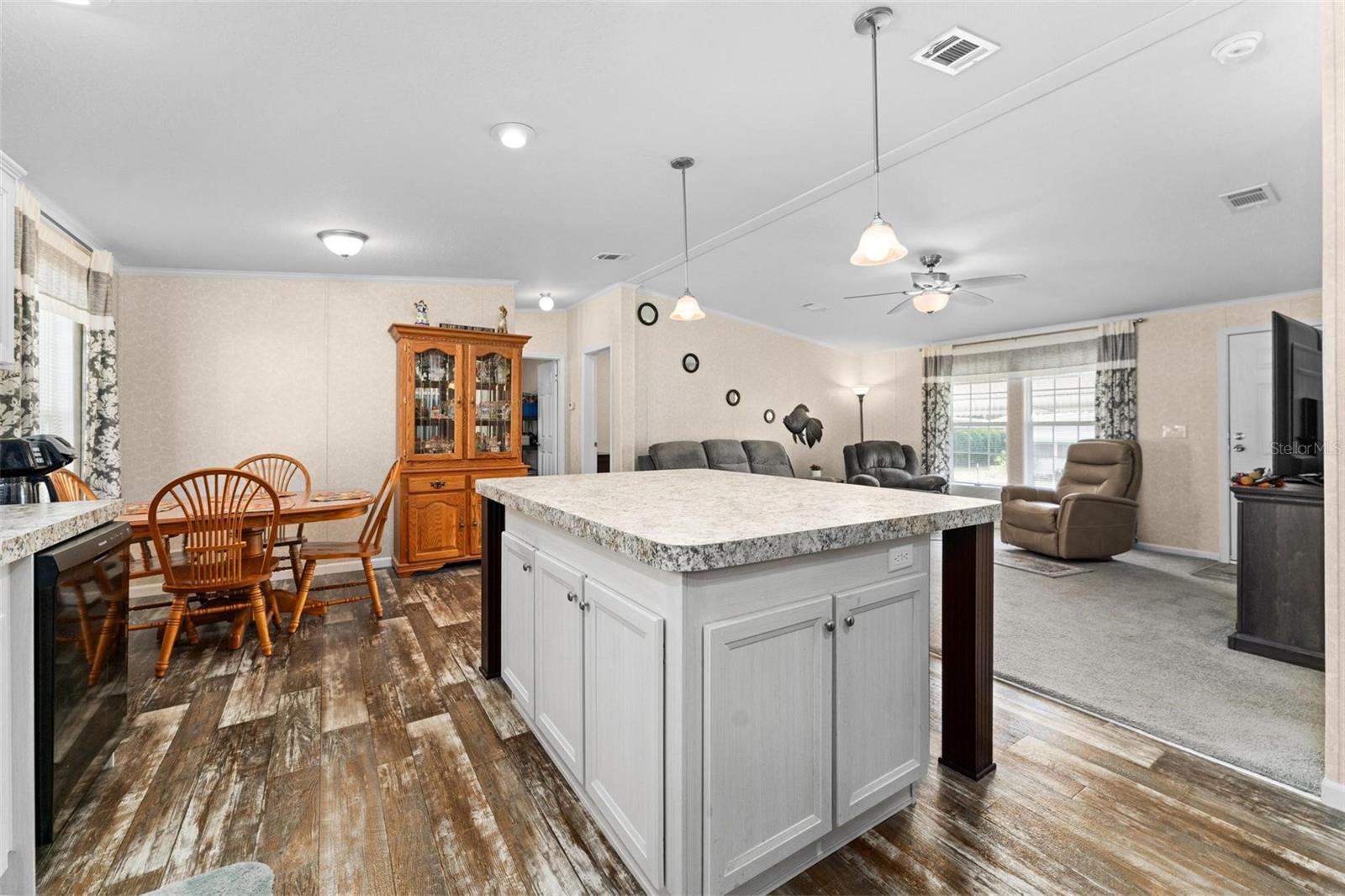 96 MAUNA LOA DR, LEESBURG, FL, 34788