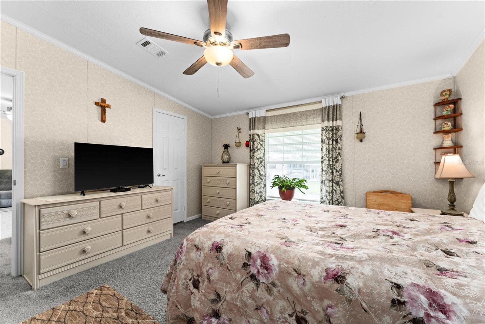 96 MAUNA LOA DR, LEESBURG, FL, 34788