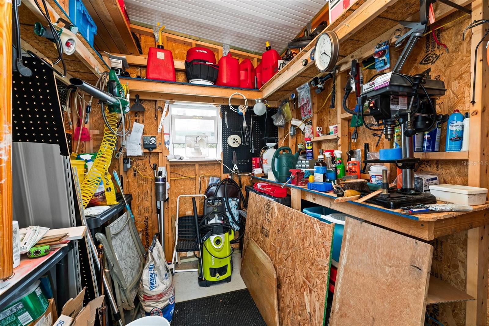 96 MAUNA LOA DR, LEESBURG, FL, 34788