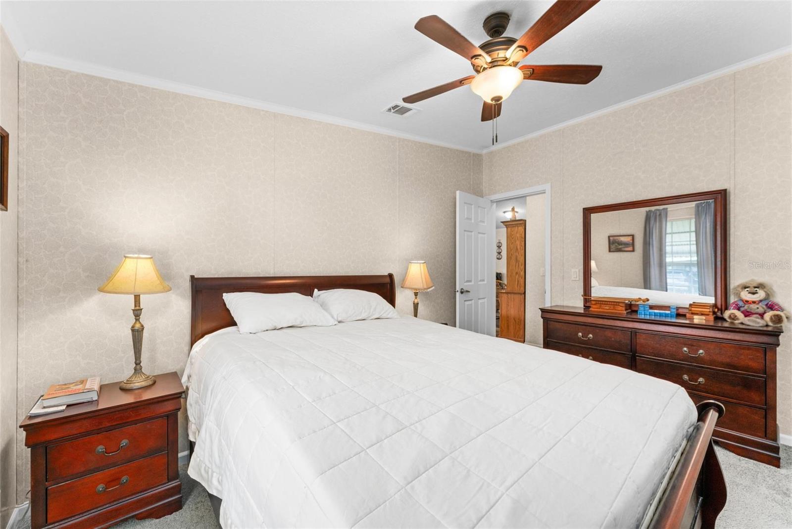 96 MAUNA LOA DR, LEESBURG, FL, 34788