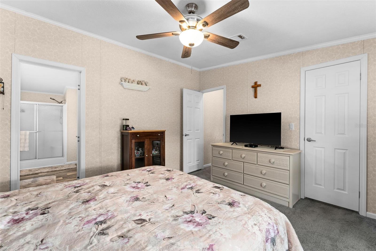 96 MAUNA LOA DR, LEESBURG, FL, 34788