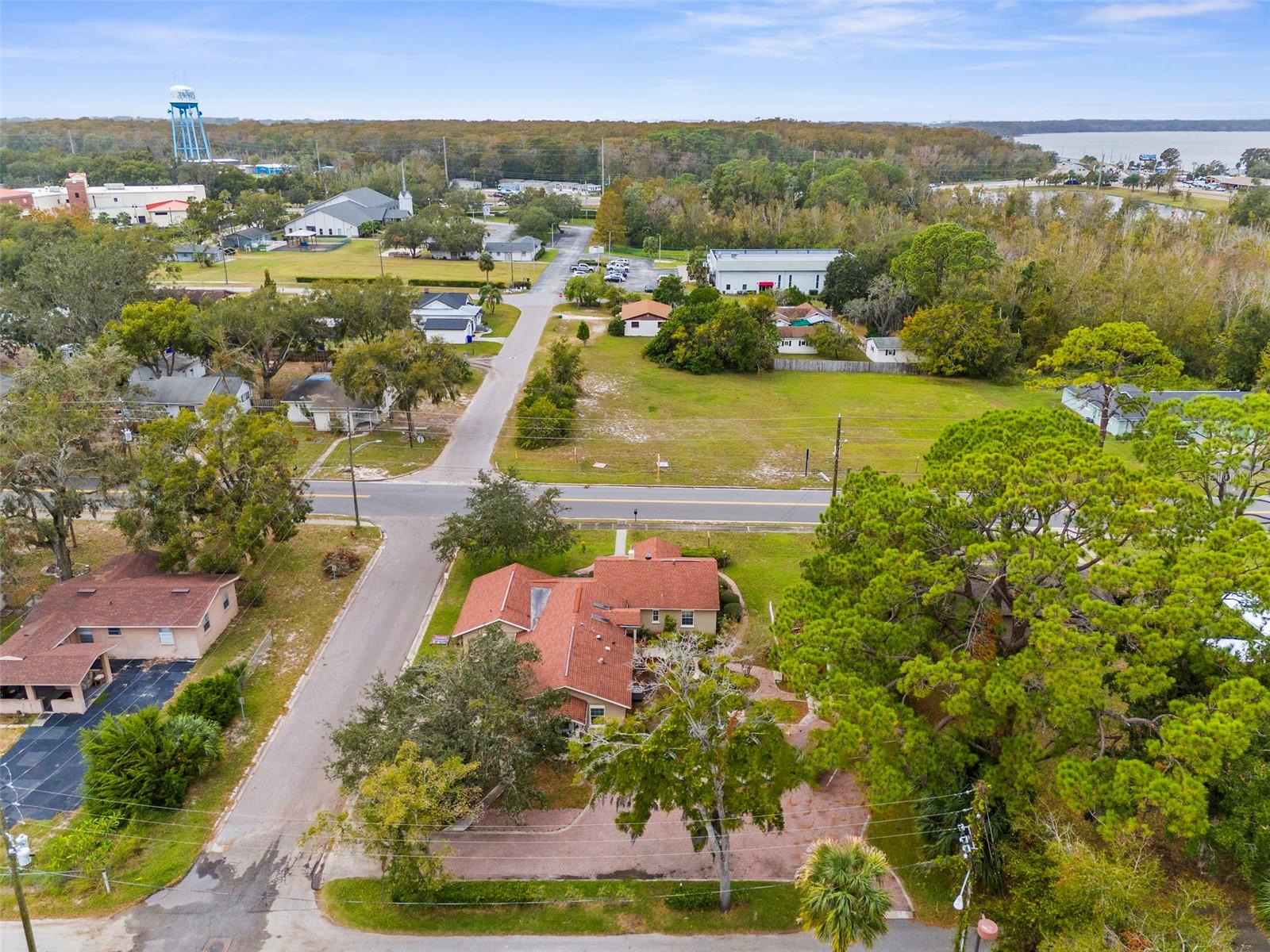 604 N SINCLAIR AVE, TAVARES, FL, 32778