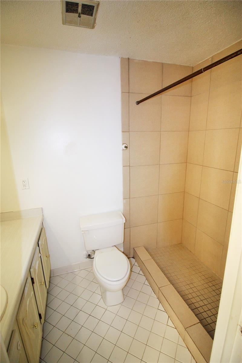 520 ORANGE DR #13, ALTAMONTE SPRINGS, FL, 32701