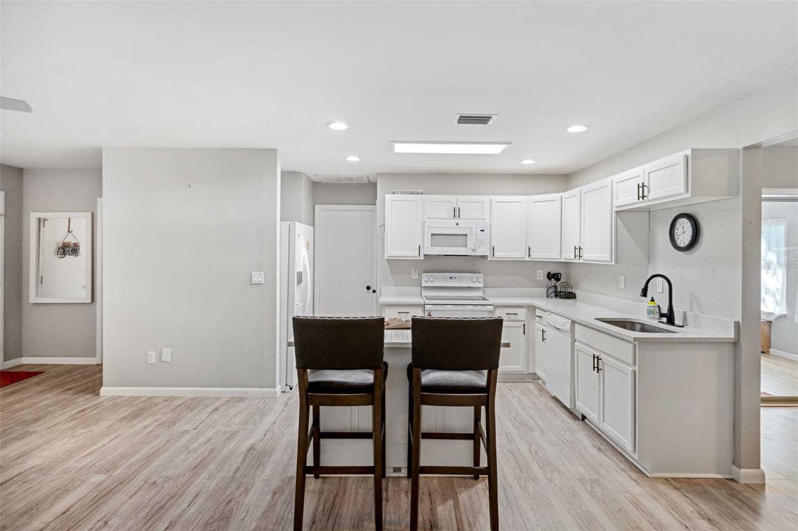 8412 DUNNELLON RD, WEEKI WACHEE, FL, 34613