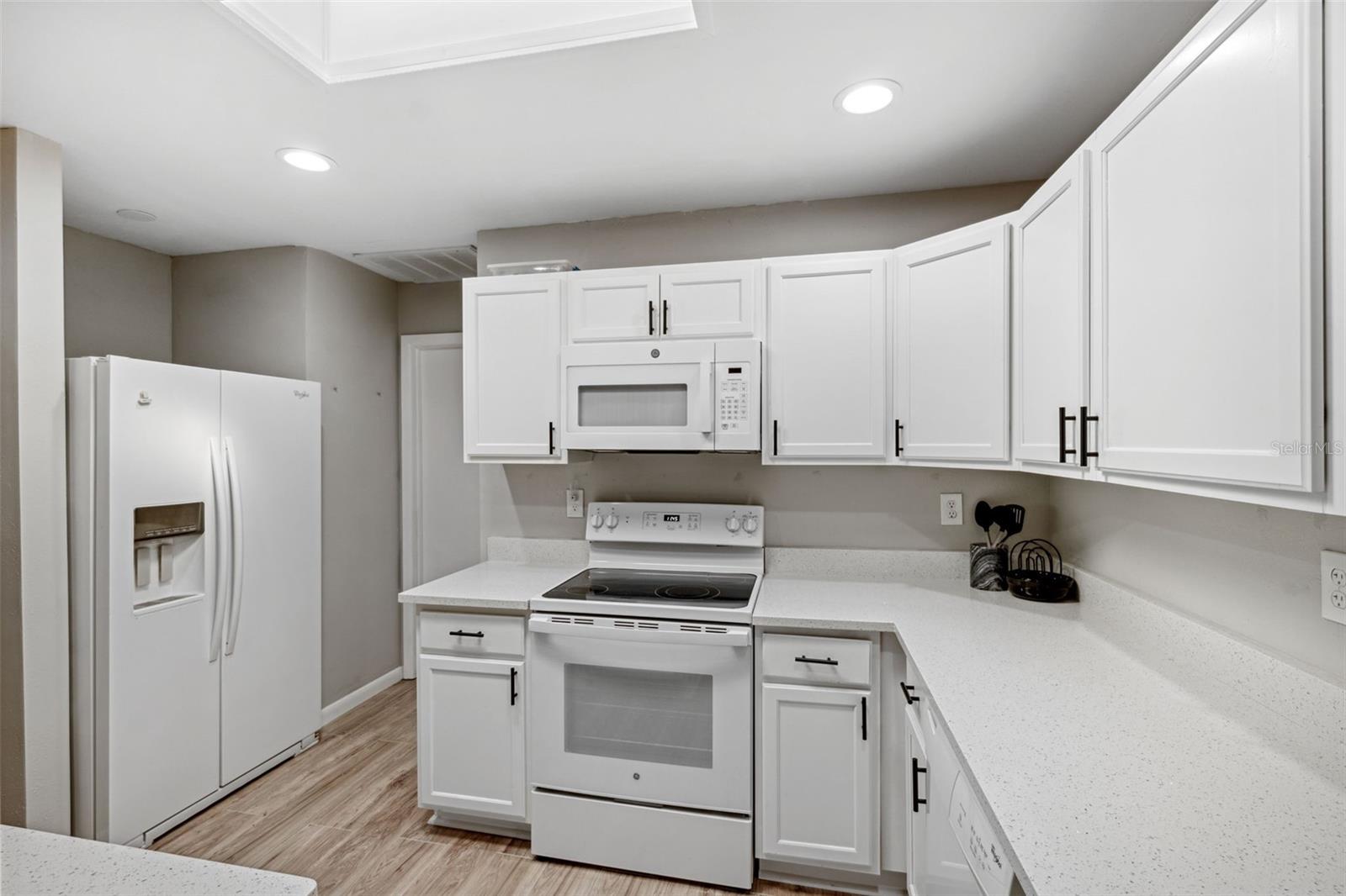 8412 DUNNELLON RD, WEEKI WACHEE, FL, 34613