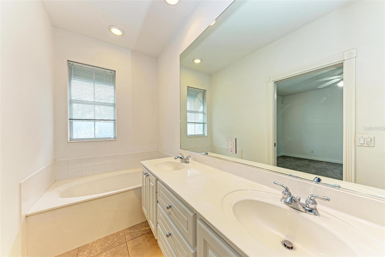 6022 MADRANO DR, SARASOTA, FL, 34232