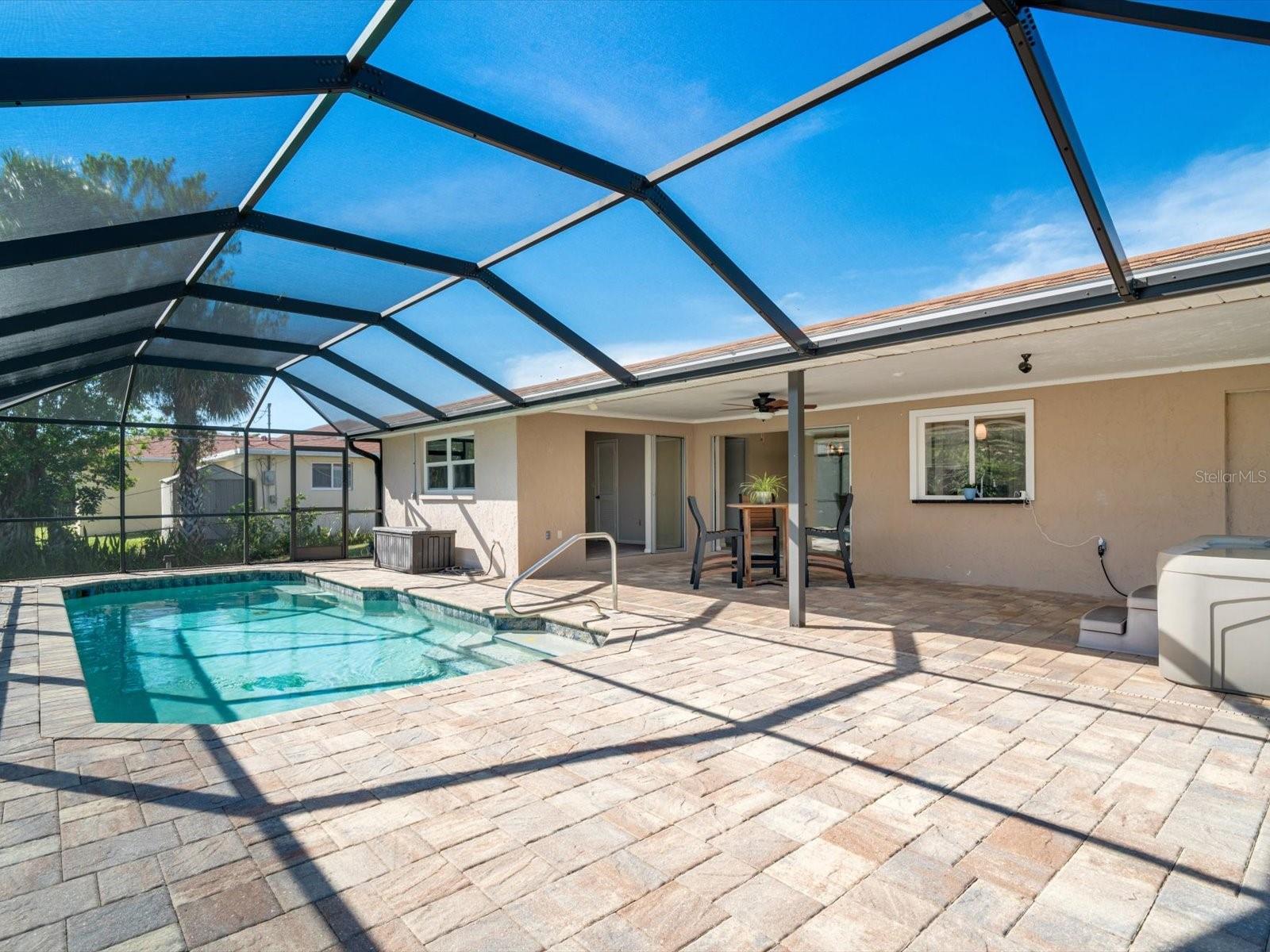 189 DOWLING AVE NE, PORT CHARLOTTE, FL, 33952