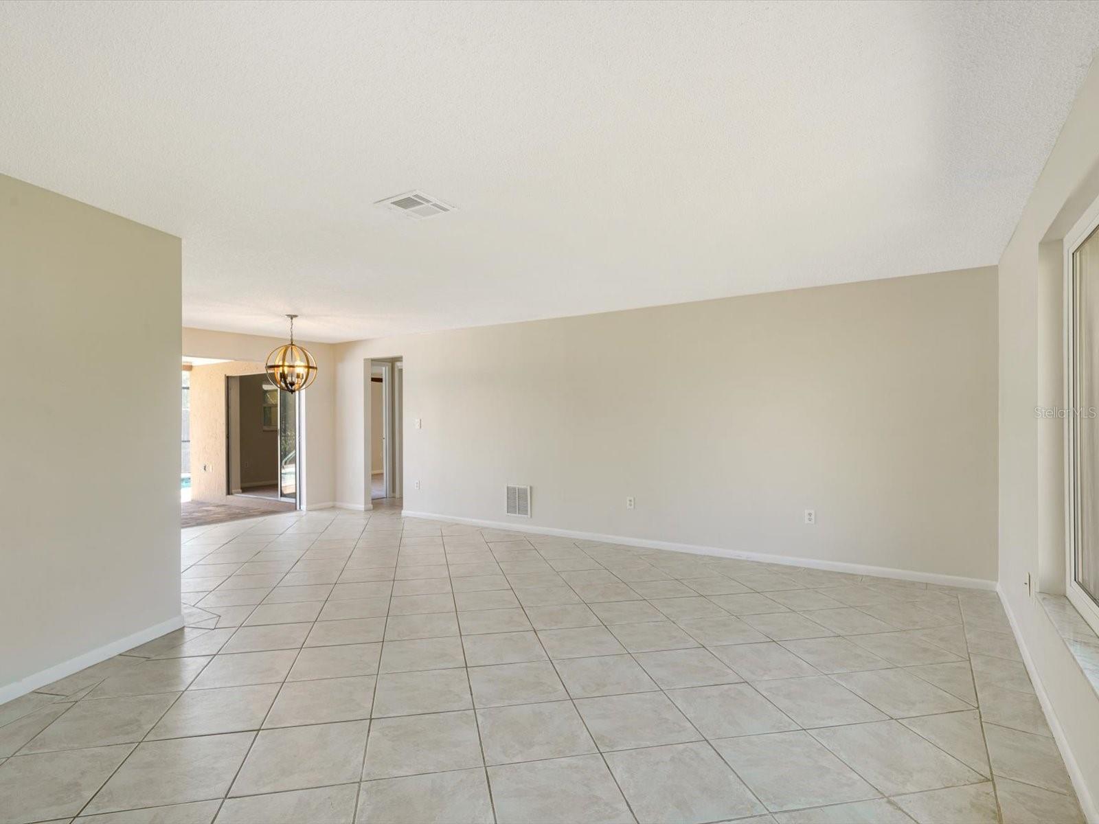 189 DOWLING AVE NE, PORT CHARLOTTE, FL, 33952