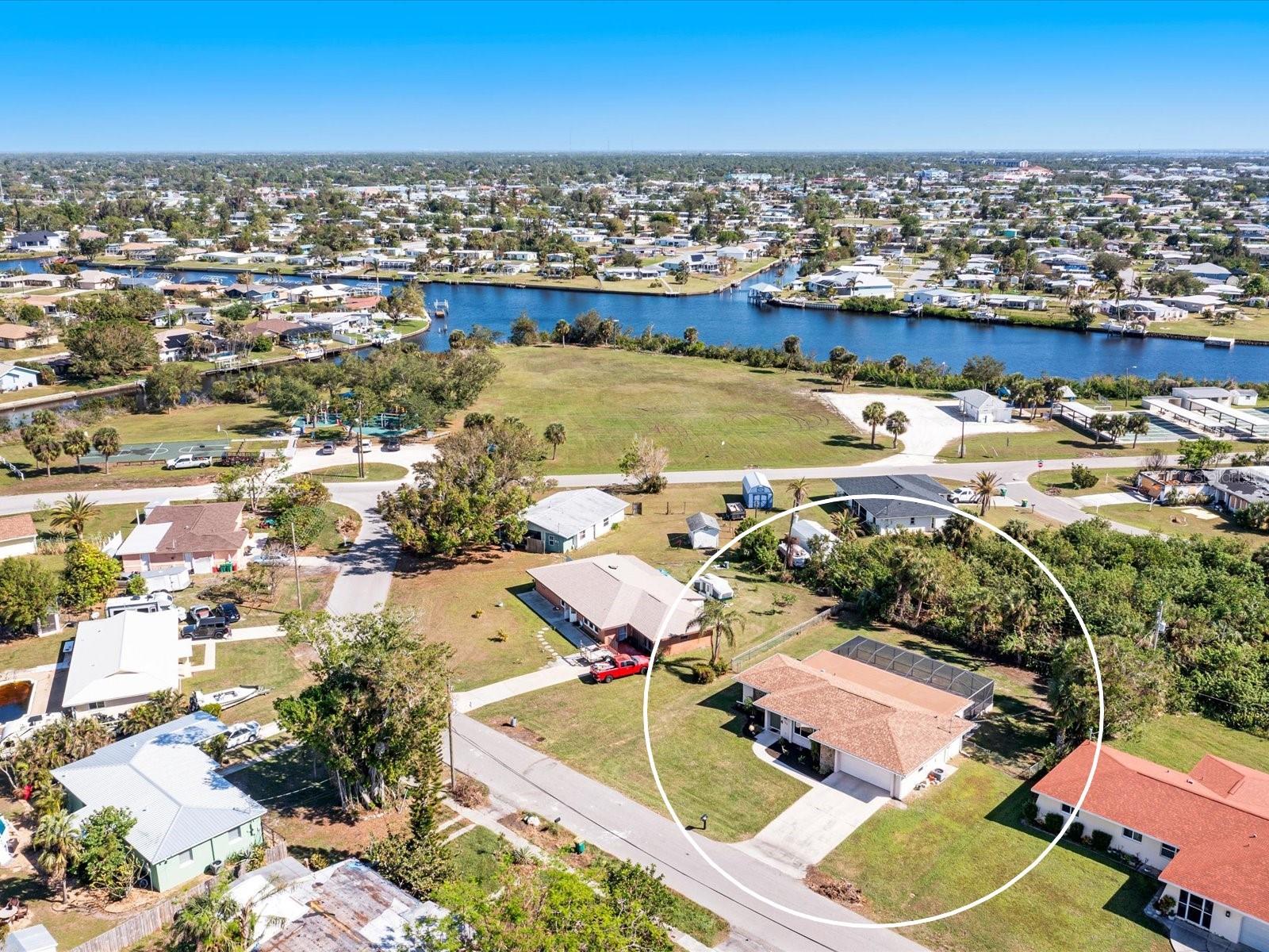 189 DOWLING AVE NE, PORT CHARLOTTE, FL, 33952