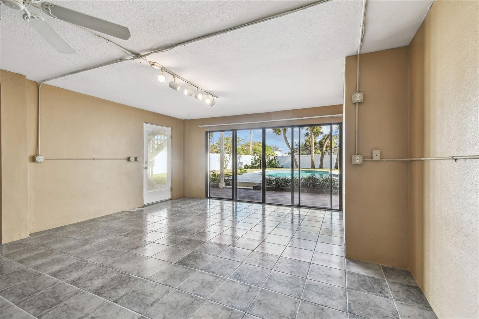 4675 CHANCELLOR CIR NE, ST PETERSBURG, FL, 33703