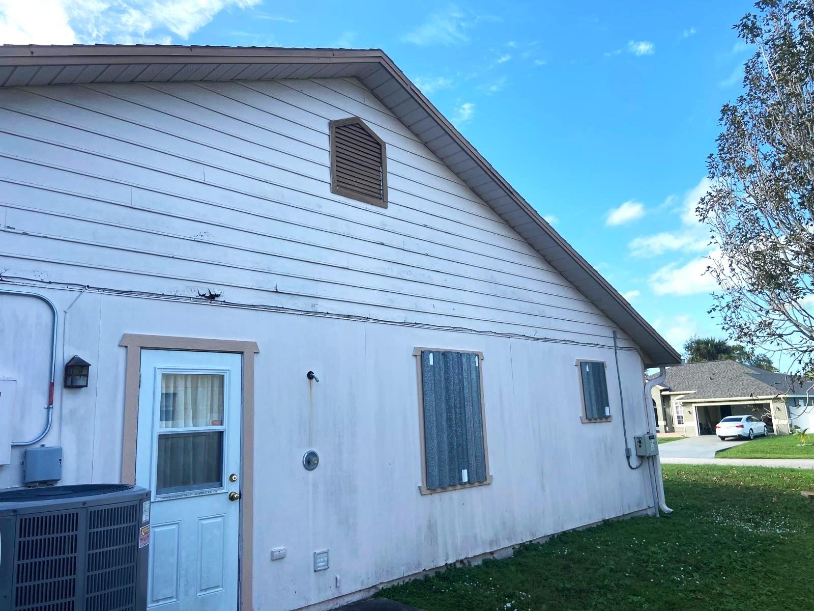 198 SW RAY AVE, PORT SAINT LUCIE, FL, 34983