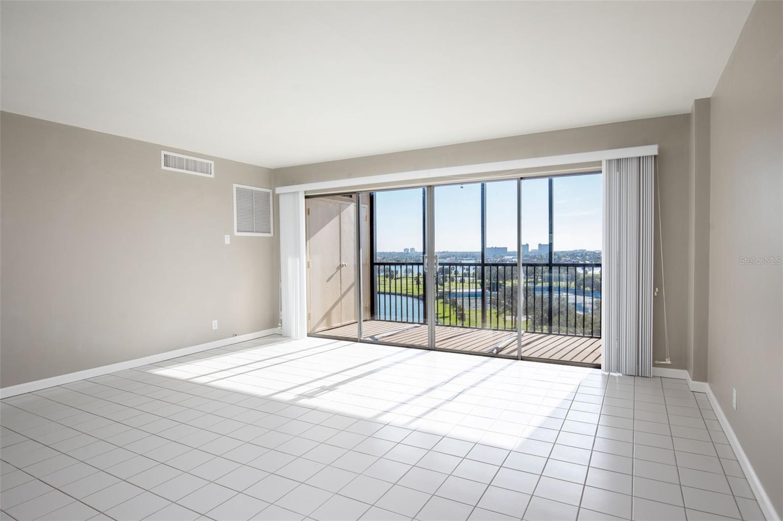 10355 PARADISE BLVD #805, TREASURE ISLAND, FL, 33706