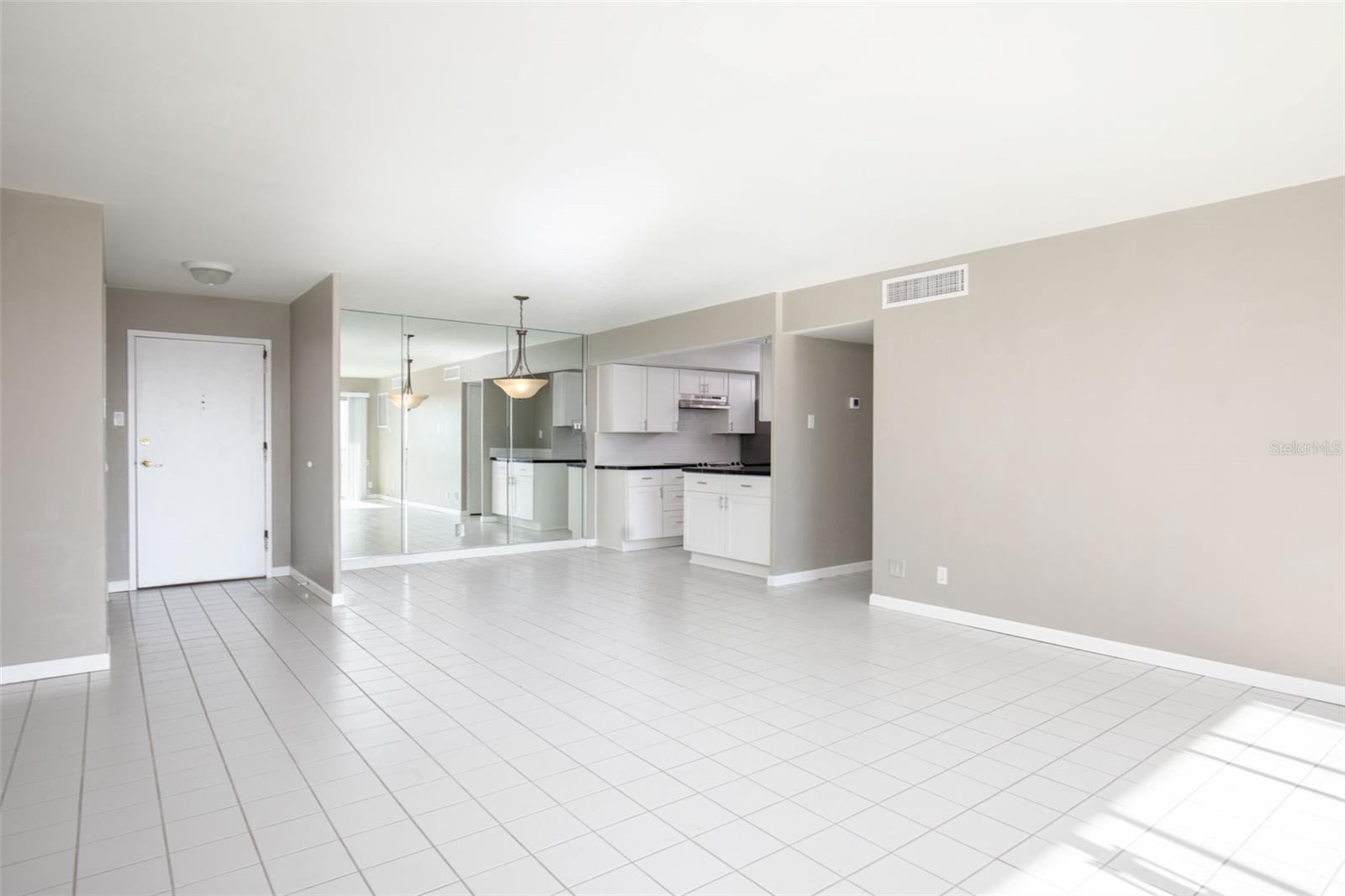 10355 PARADISE BLVD #805, TREASURE ISLAND, FL, 33706