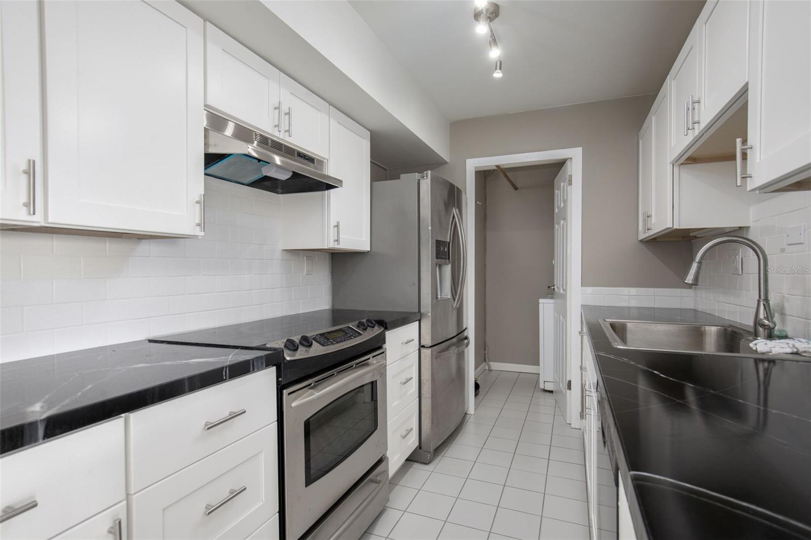 10355 PARADISE BLVD #805, TREASURE ISLAND, FL, 33706