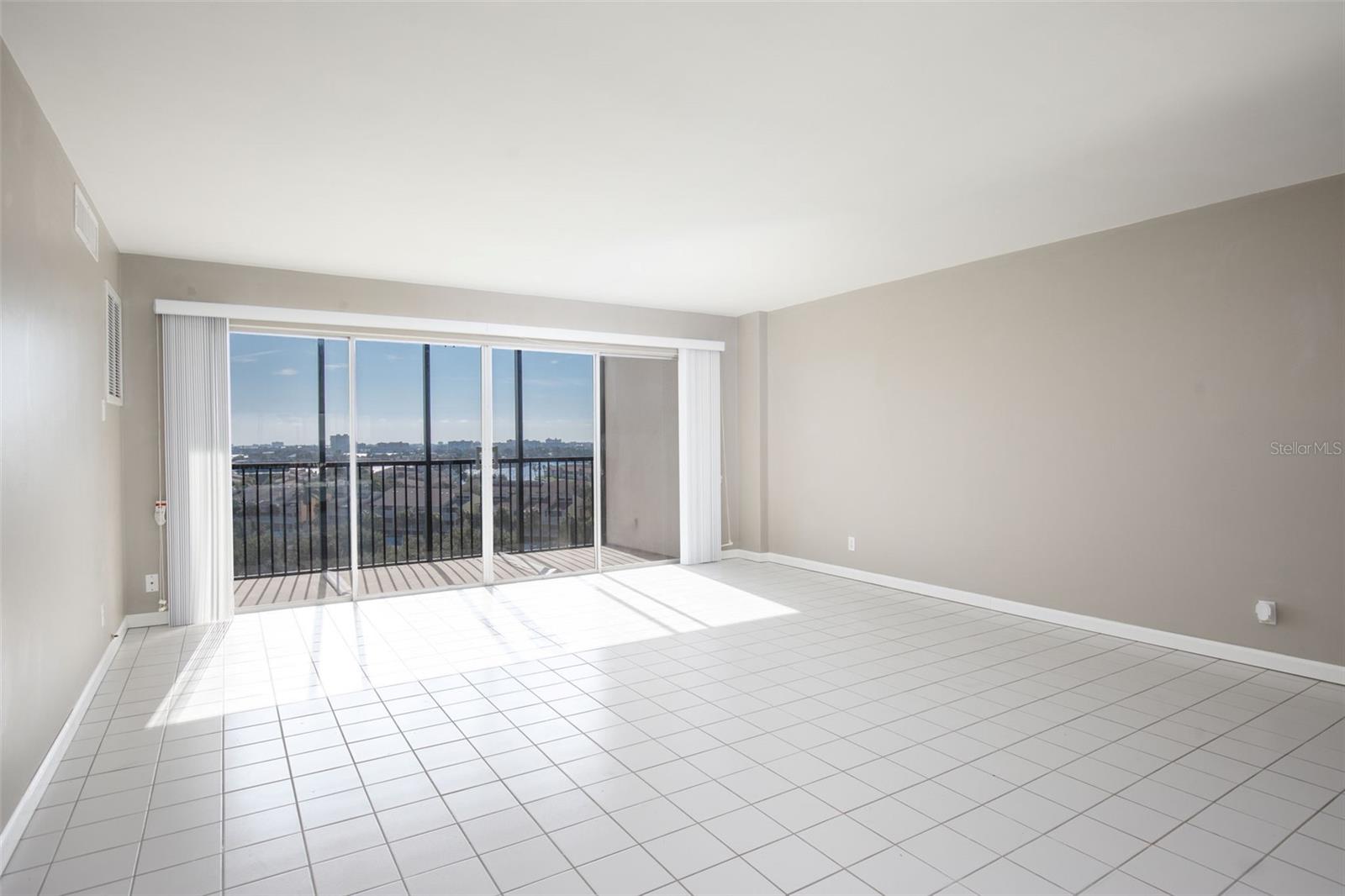 10355 PARADISE BLVD #805, TREASURE ISLAND, FL, 33706