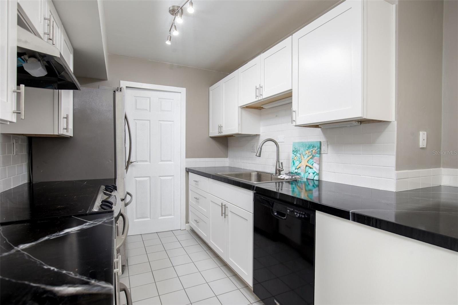 10355 PARADISE BLVD #805, TREASURE ISLAND, FL, 33706