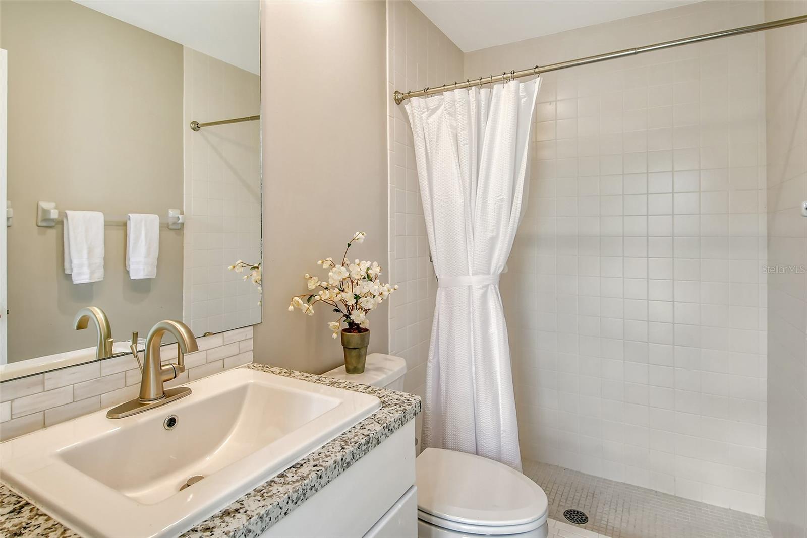 784 SARABAY RD #18, OSPREY, FL, 34229