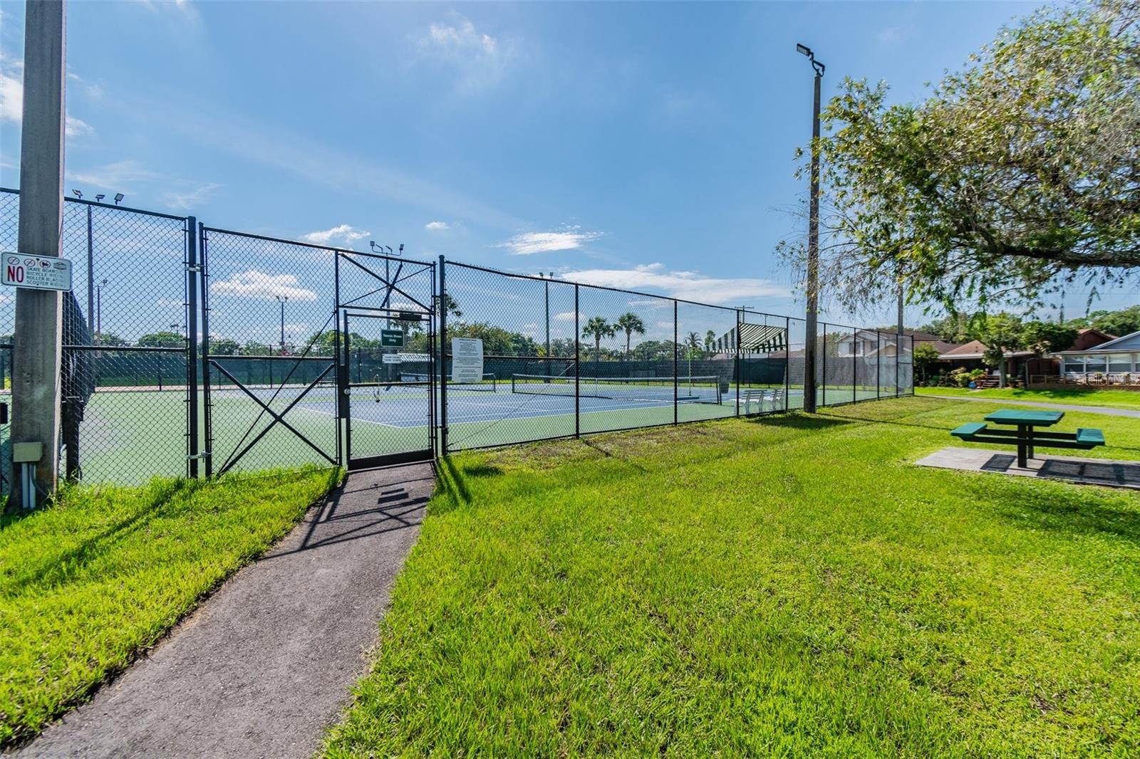 11022 ASHBOURNE CIR, TAMPA, FL, 33624