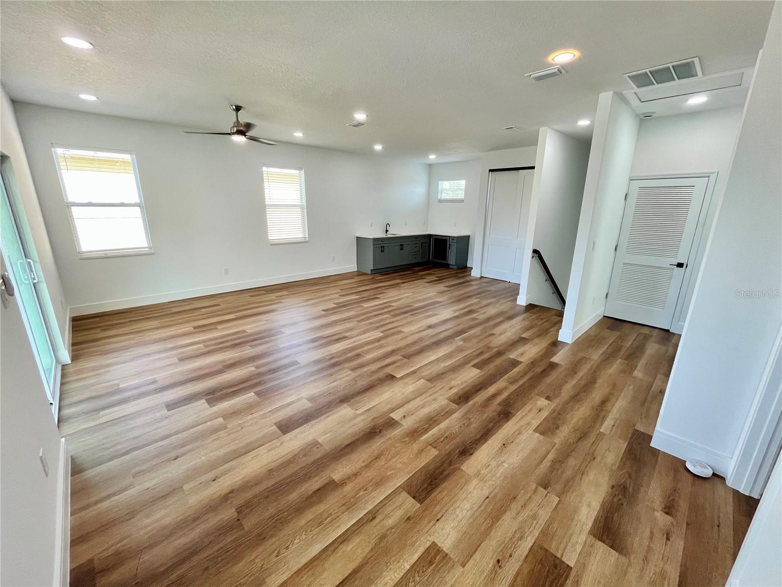 208 WASHINGTON AVE, OLDSMAR, FL, 34677