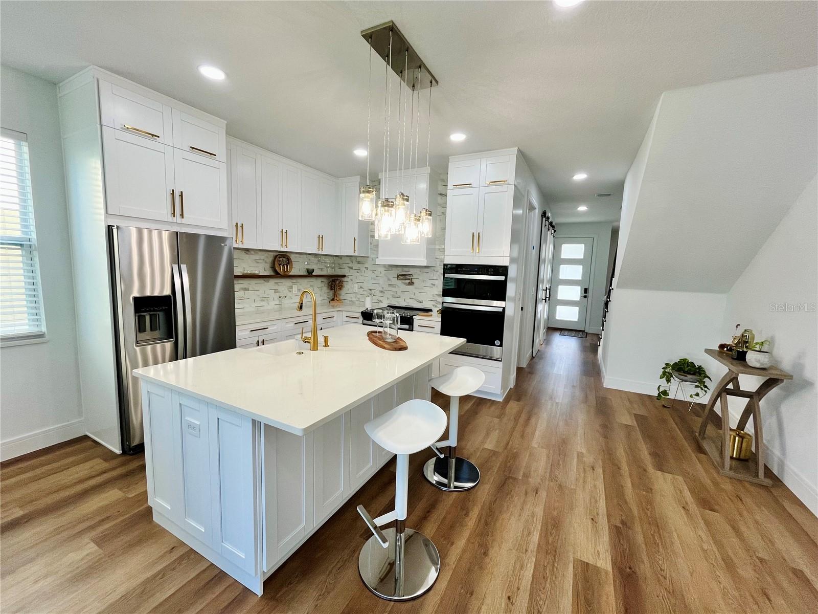 208 WASHINGTON AVE, OLDSMAR, FL, 34677
