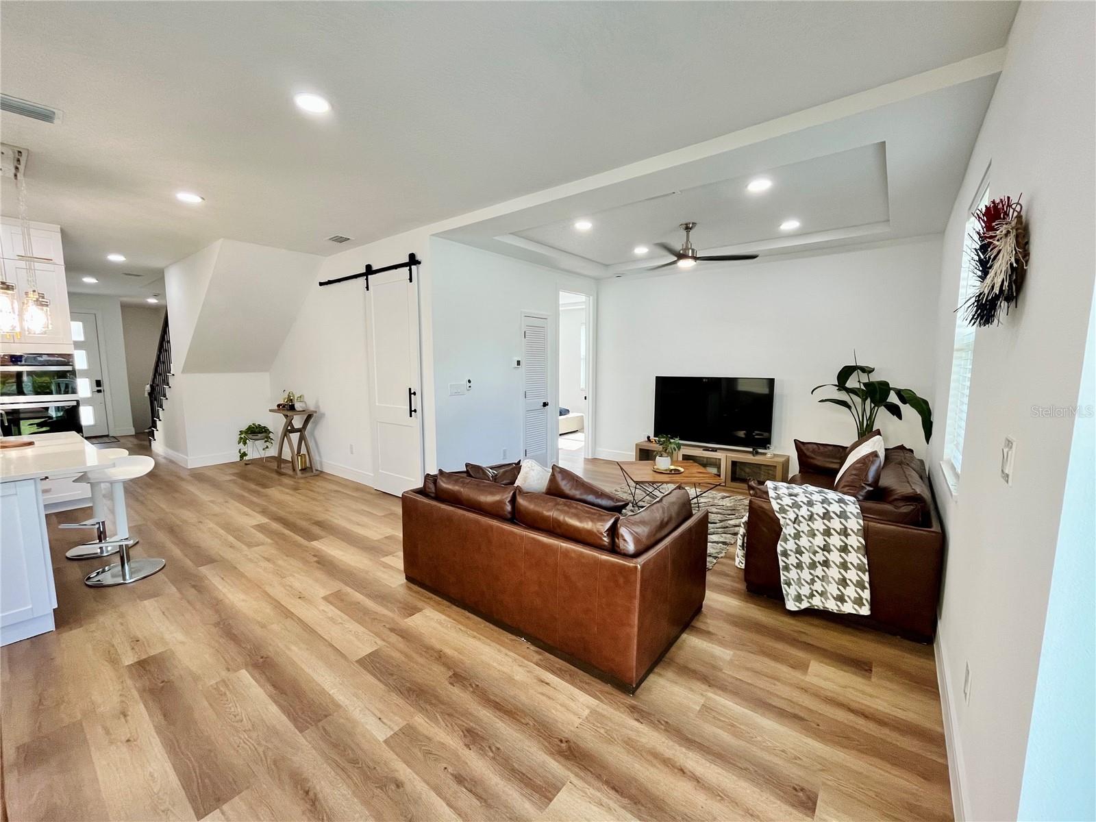 208 WASHINGTON AVE, OLDSMAR, FL, 34677