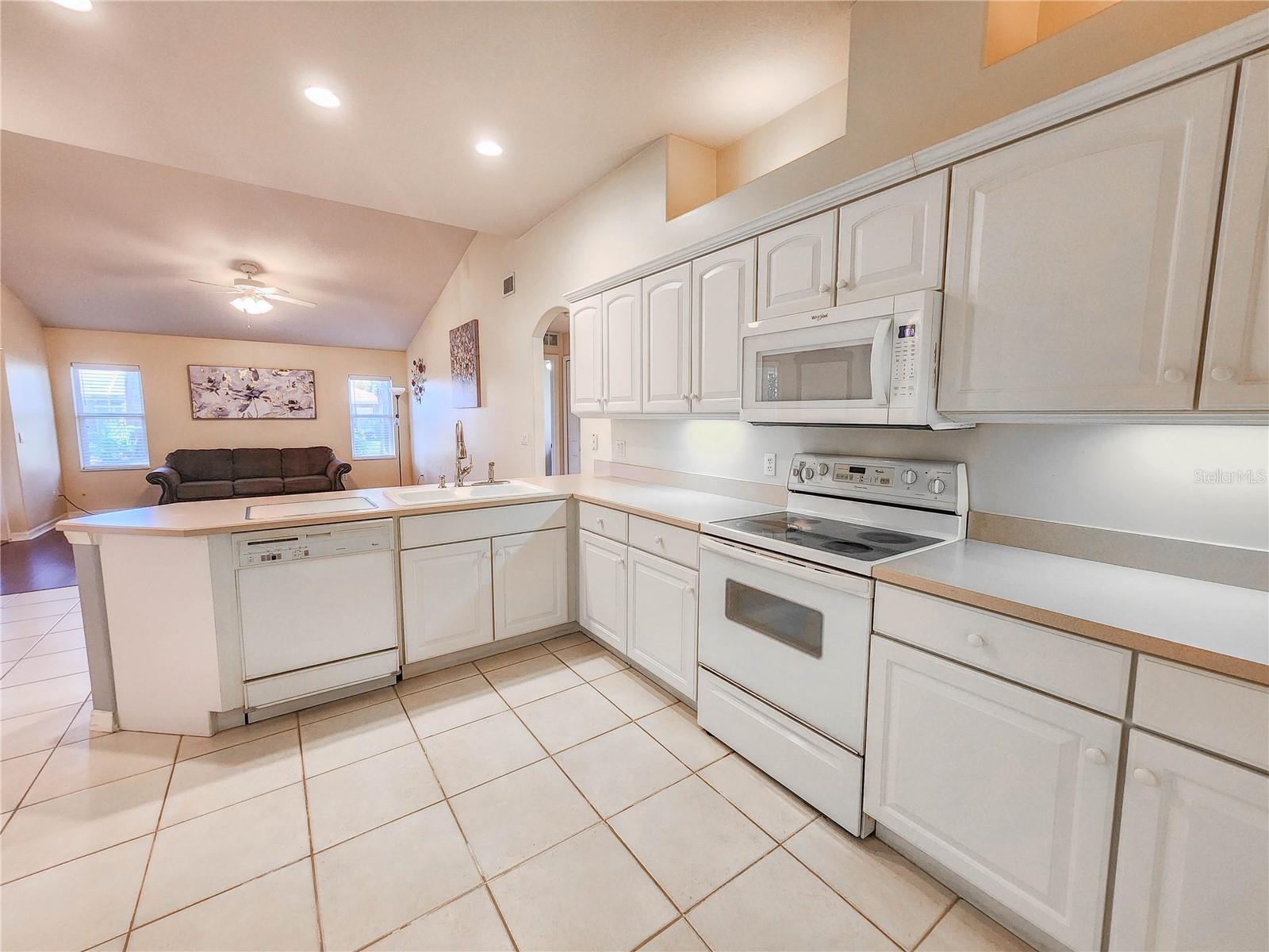8 BURNING SANDS LN, PALM COAST, FL, 32137