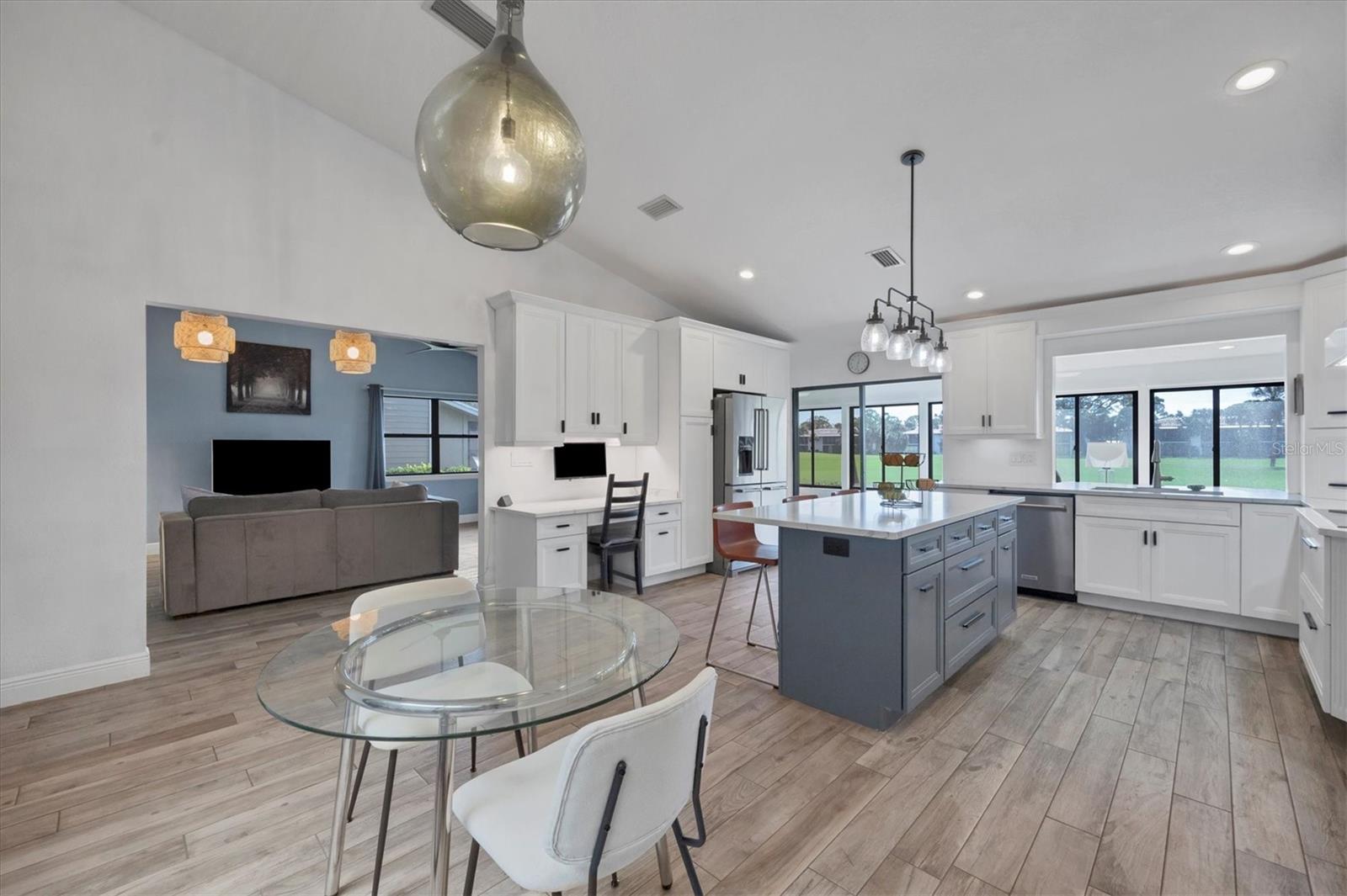 3603-B AVENIDA MADERA, BRADENTON, FL, 34210