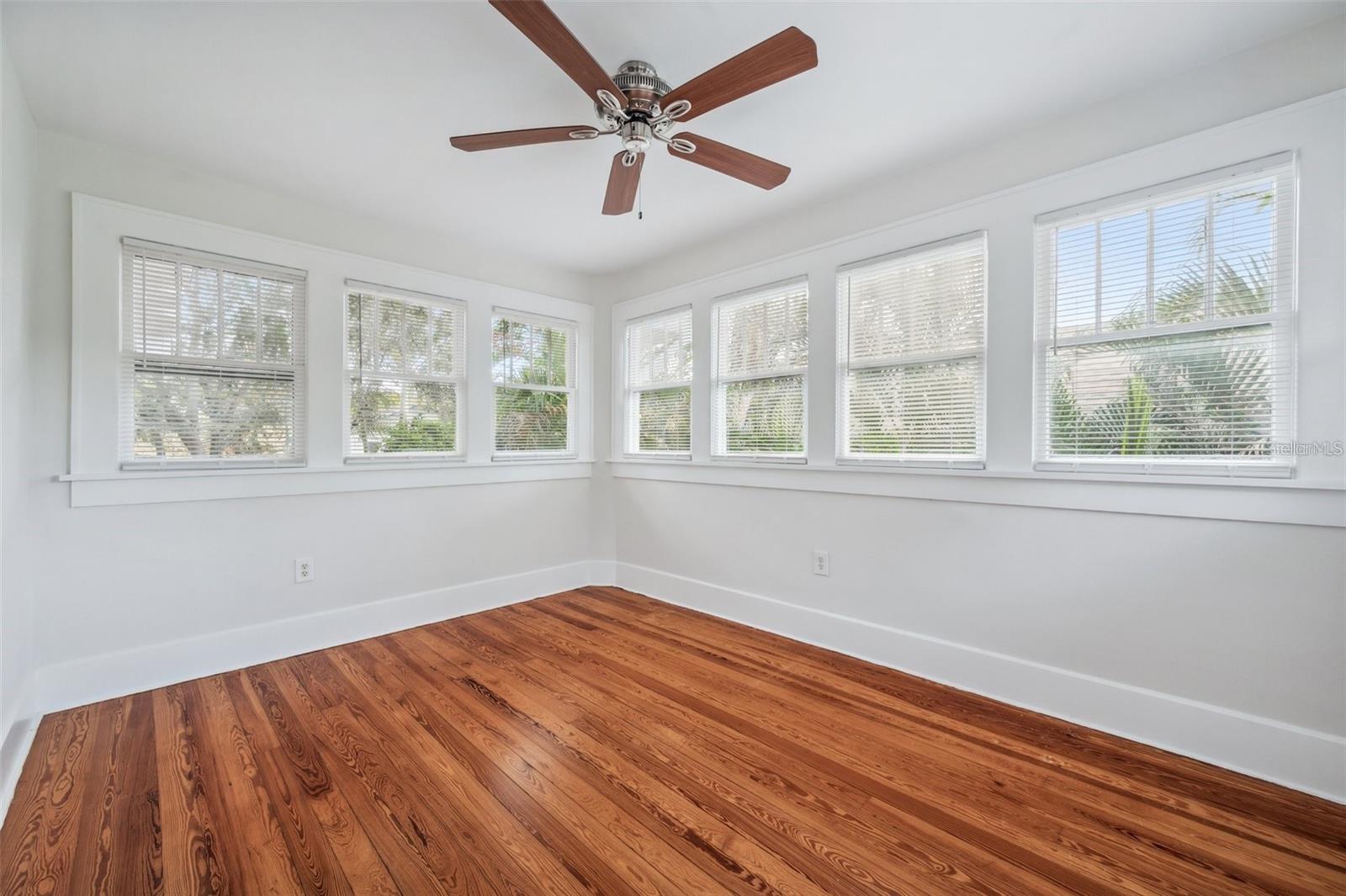 455 13TH AVE NE, ST PETERSBURG, FL, 33701