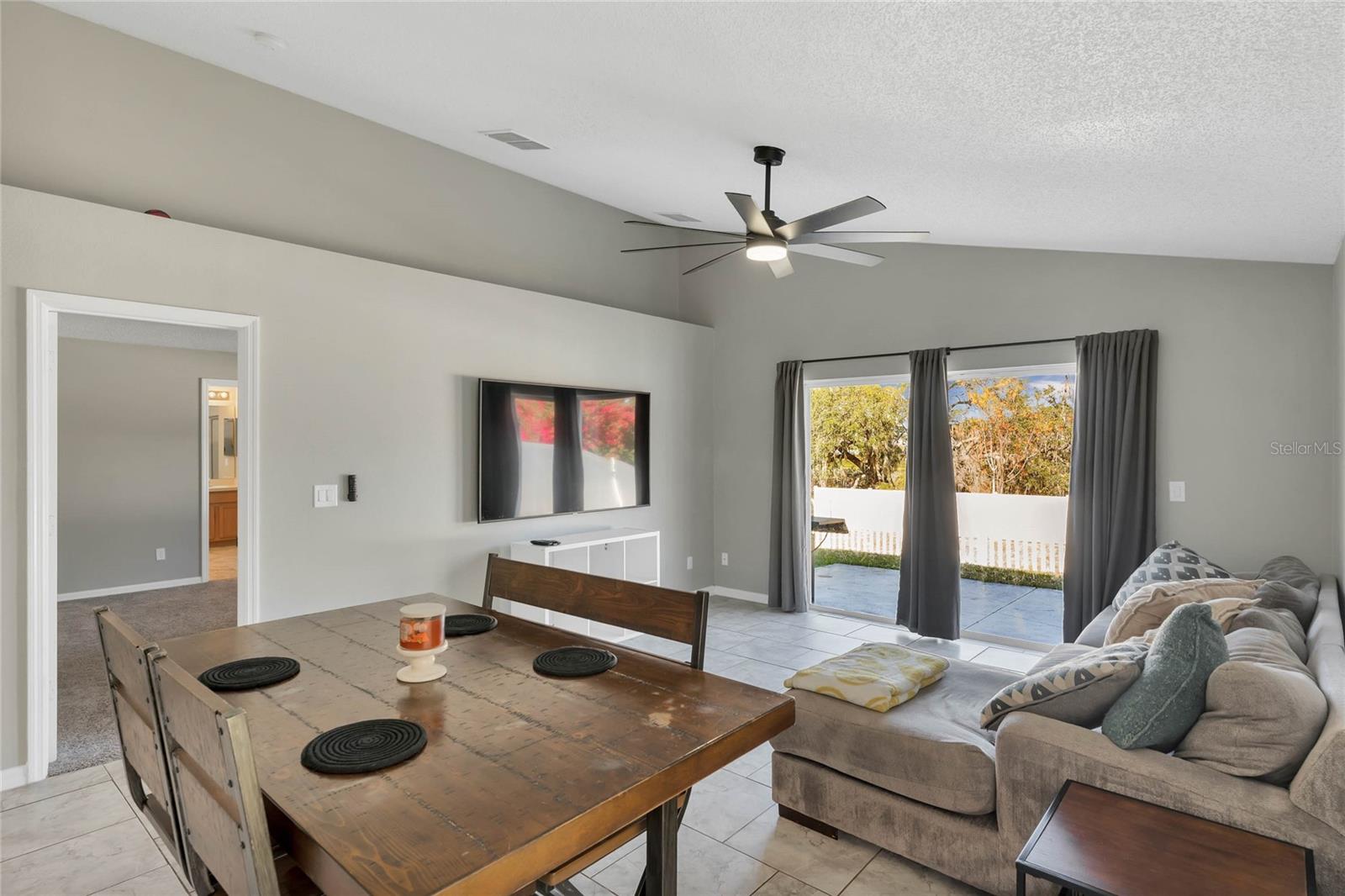 704 LAKE CHARLES DR, DAVENPORT, FL, 33837