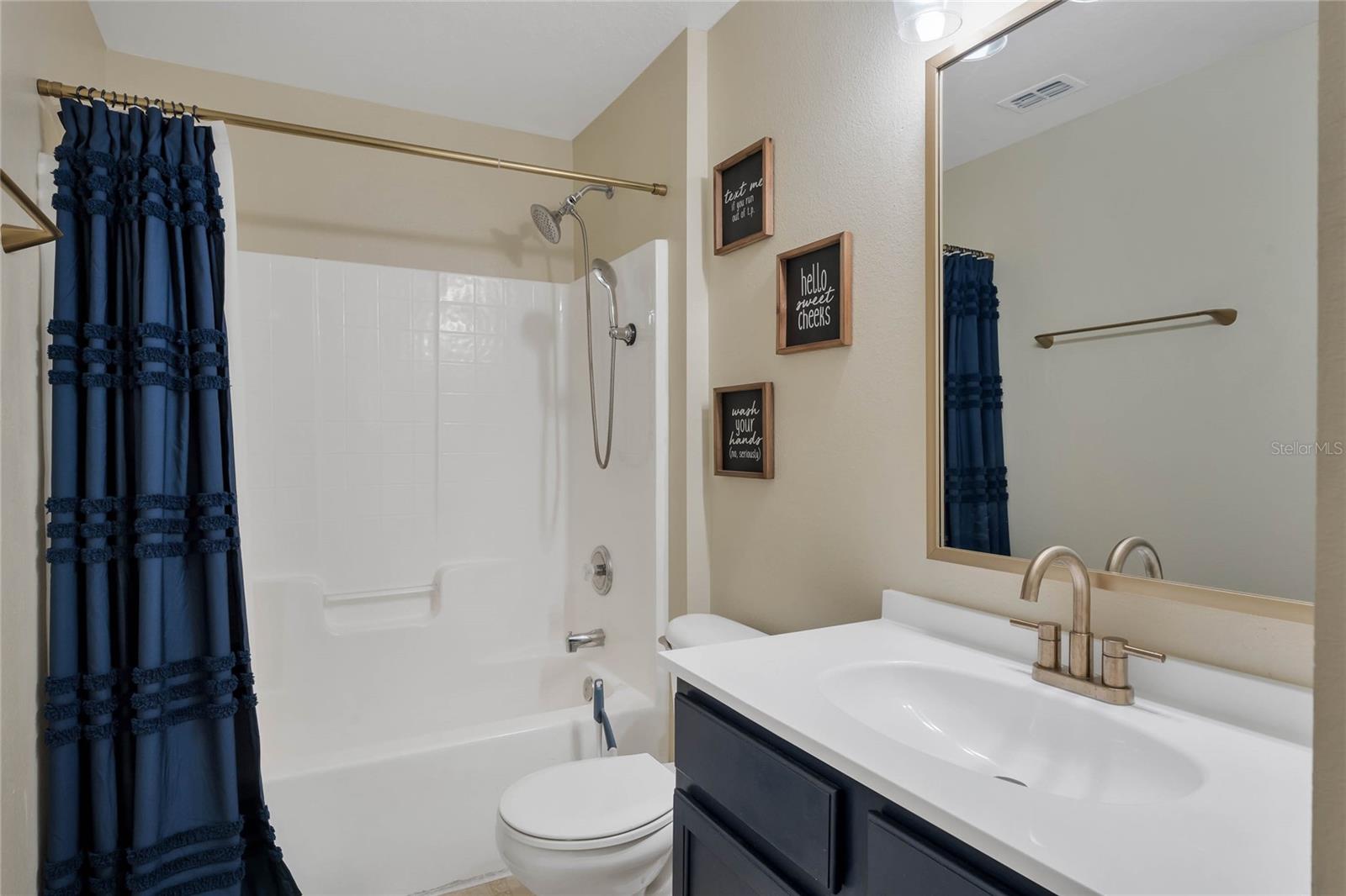 704 LAKE CHARLES DR, DAVENPORT, FL, 33837