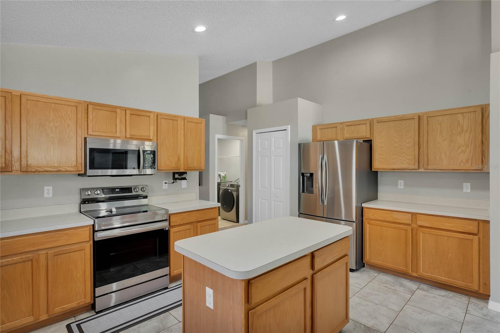 704 LAKE CHARLES DR, DAVENPORT, FL, 33837
