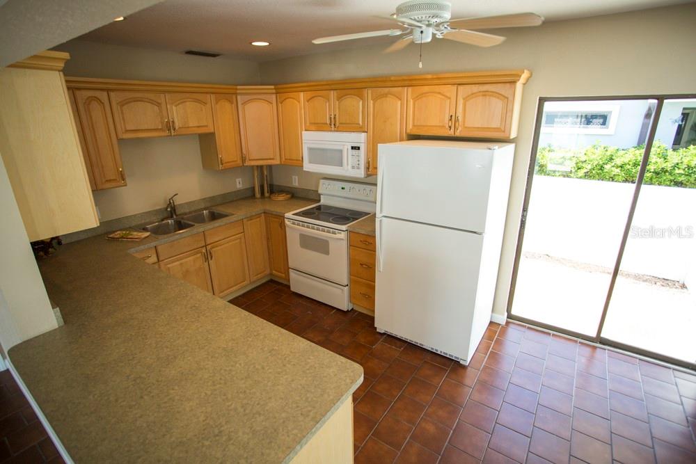 17002 DOLPHIN DR, NORTH REDINGTON BEACH, FL, 33708