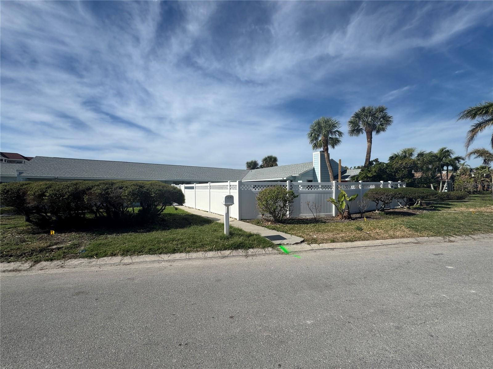 17002 DOLPHIN DR, NORTH REDINGTON BEACH, FL, 33708