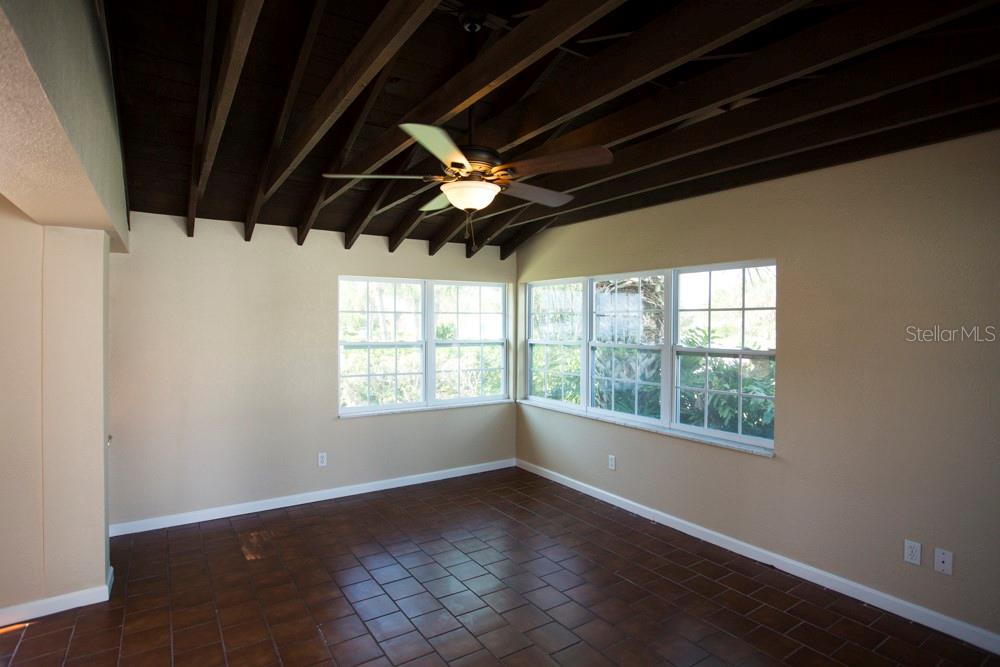 17002 DOLPHIN DR, NORTH REDINGTON BEACH, FL, 33708