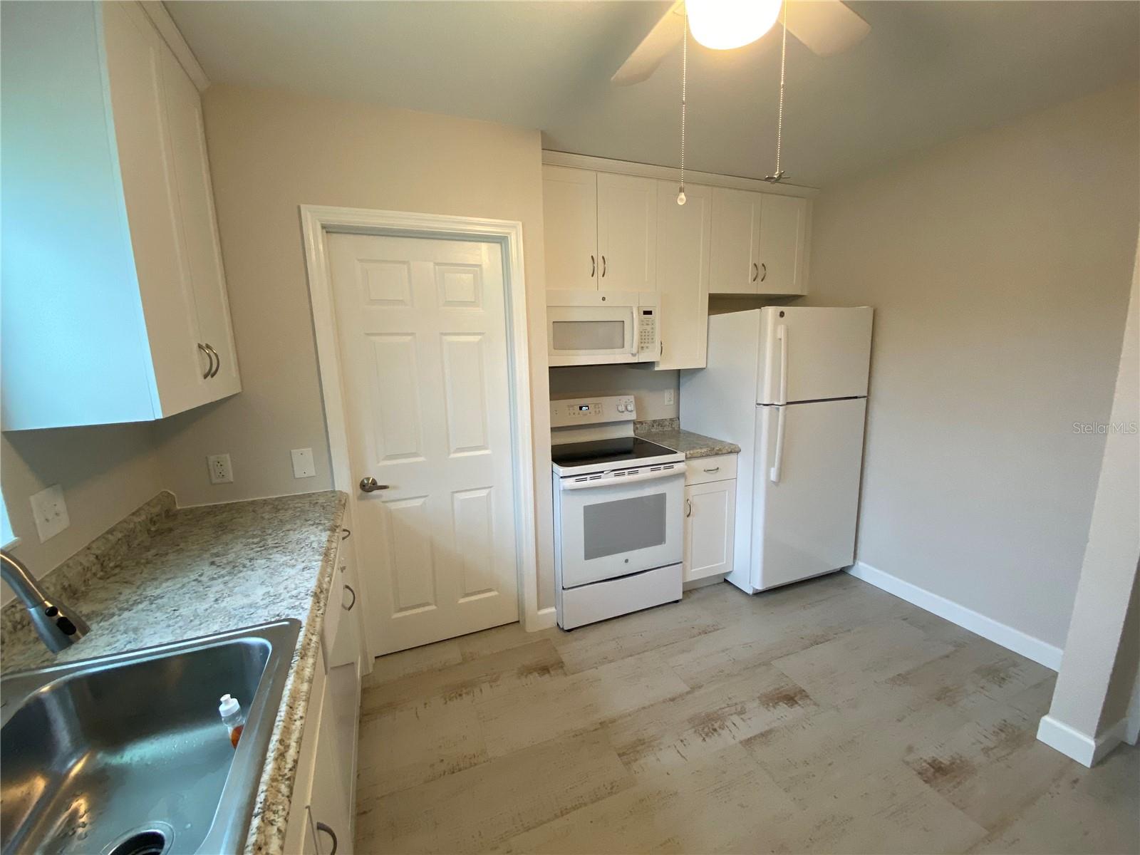 17002 DOLPHIN DR, NORTH REDINGTON BEACH, FL, 33708