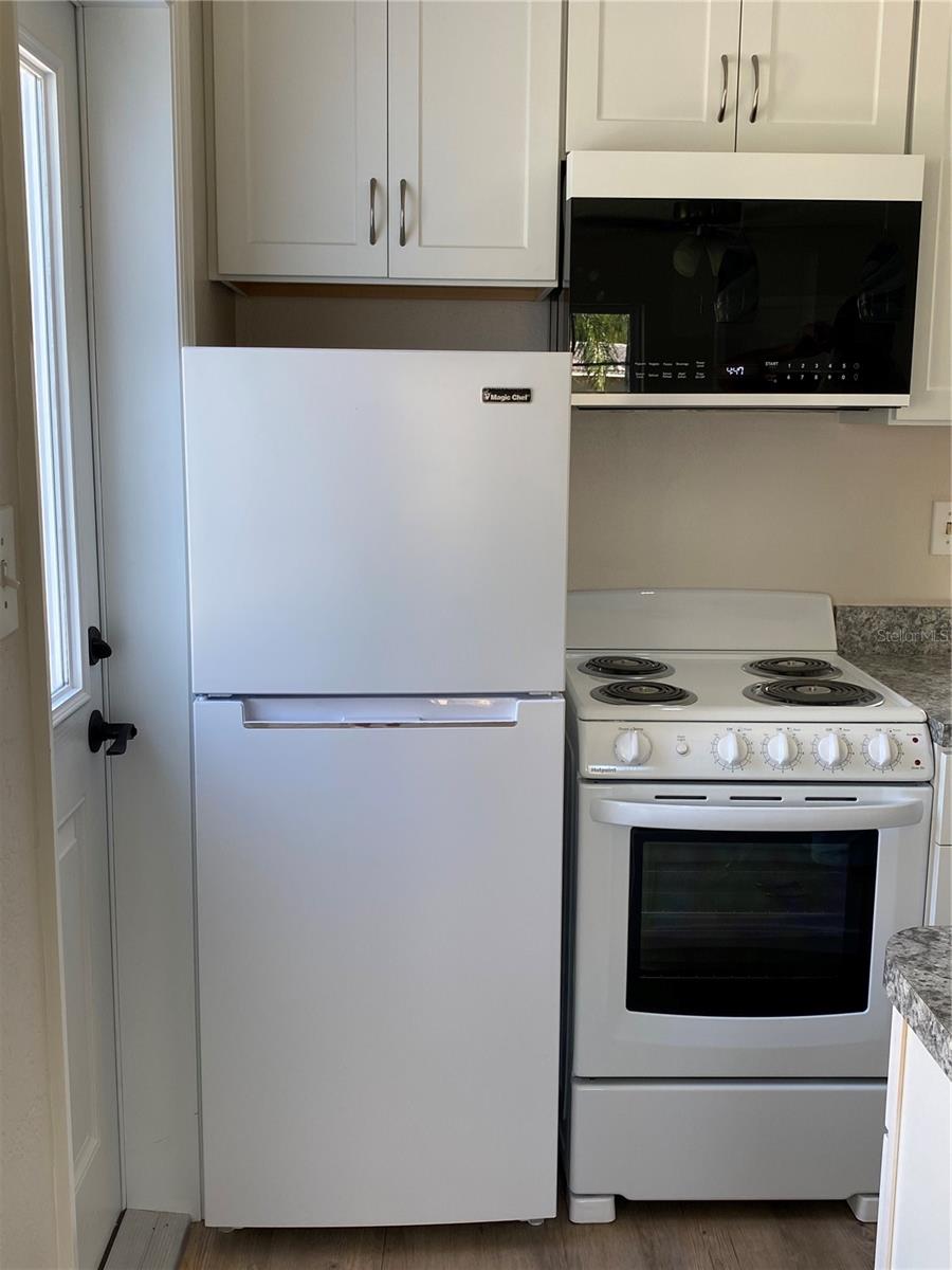 17002 DOLPHIN DR, NORTH REDINGTON BEACH, FL, 33708