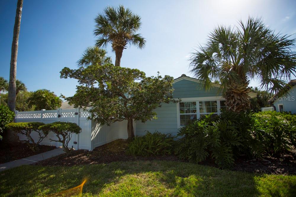 17002 DOLPHIN DR, NORTH REDINGTON BEACH, FL, 33708