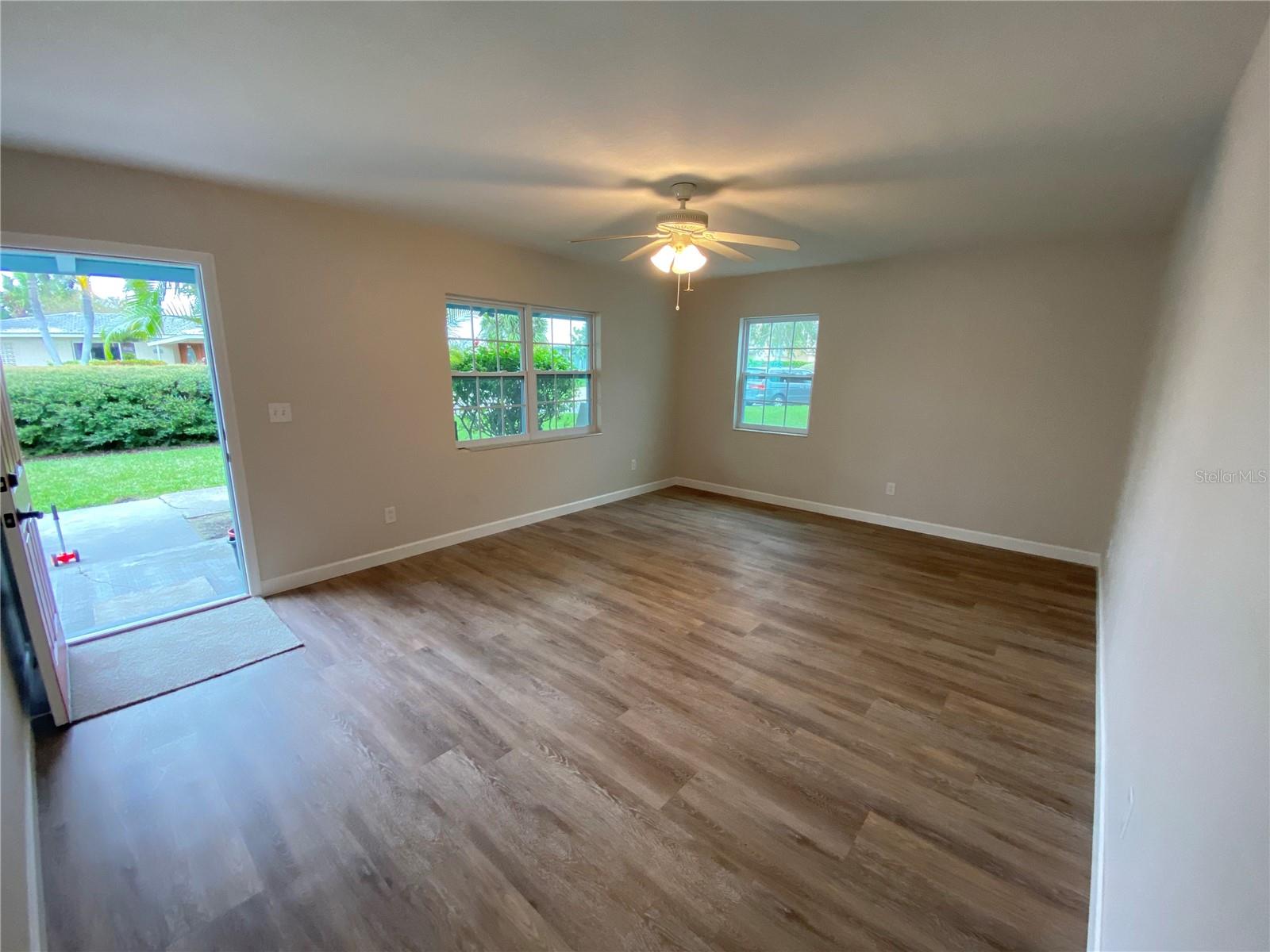 17002 DOLPHIN DR, NORTH REDINGTON BEACH, FL, 33708