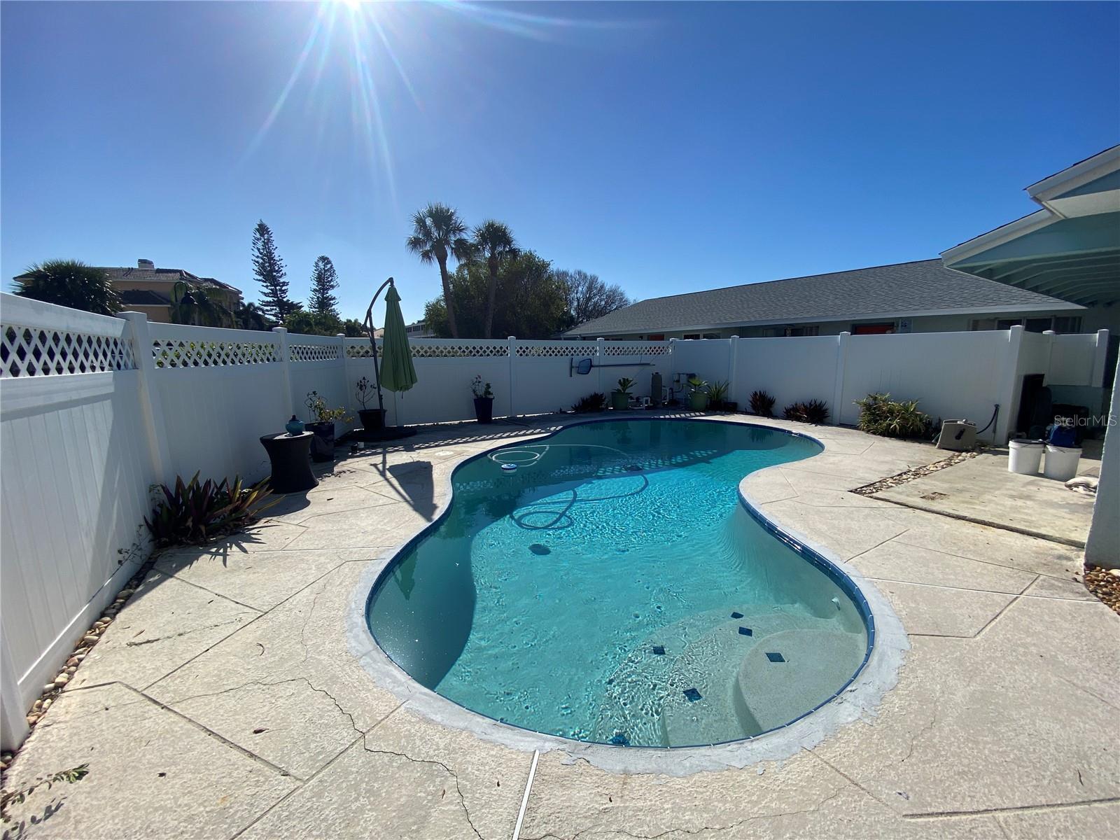 17002 DOLPHIN DR, NORTH REDINGTON BEACH, FL, 33708