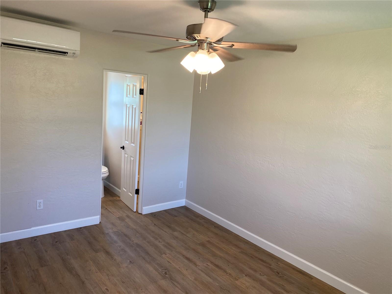 17002 DOLPHIN DR, NORTH REDINGTON BEACH, FL, 33708