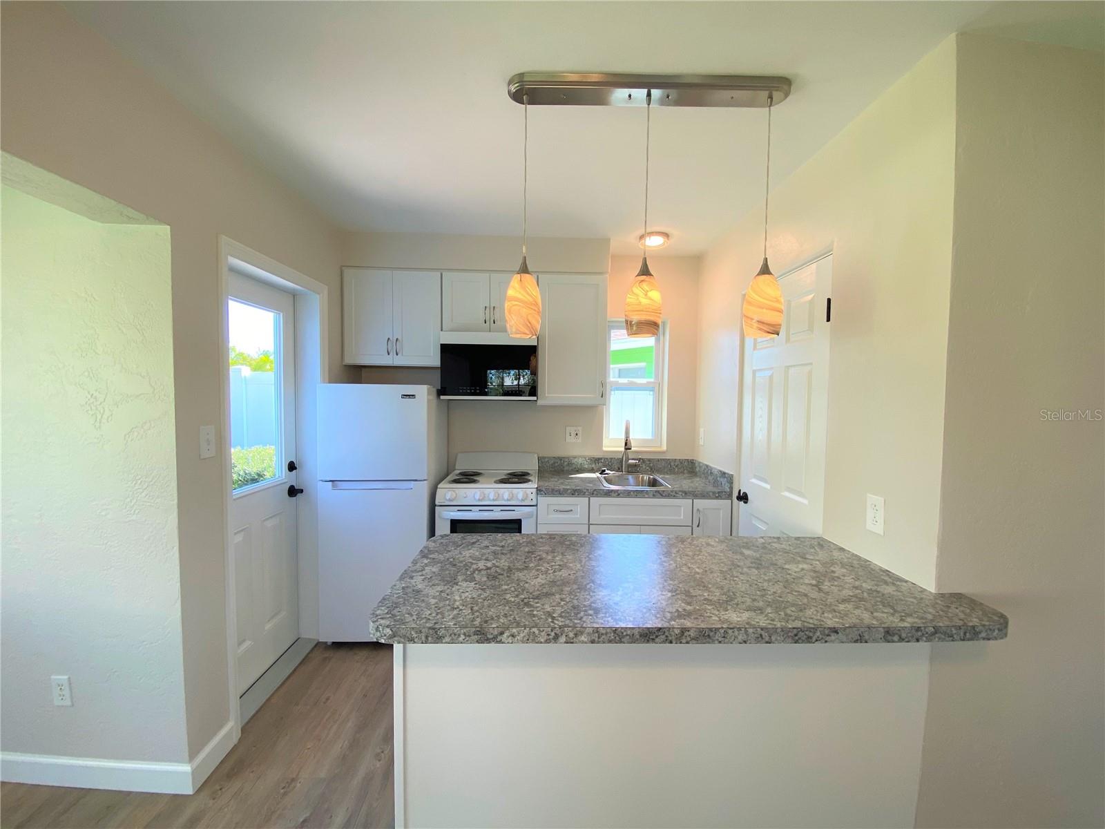 17002 DOLPHIN DR, NORTH REDINGTON BEACH, FL, 33708