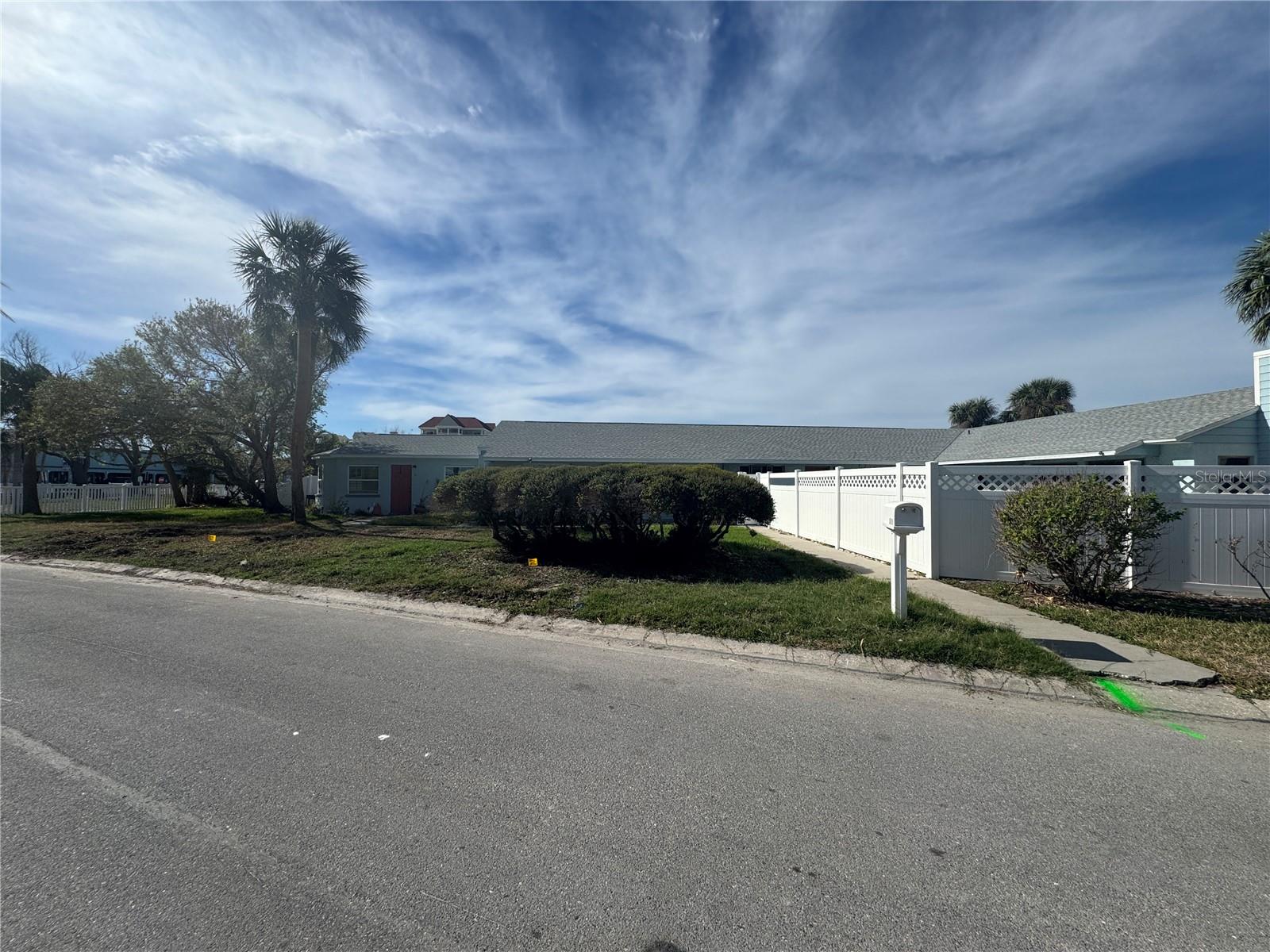 17002 DOLPHIN DR, NORTH REDINGTON BEACH, FL, 33708