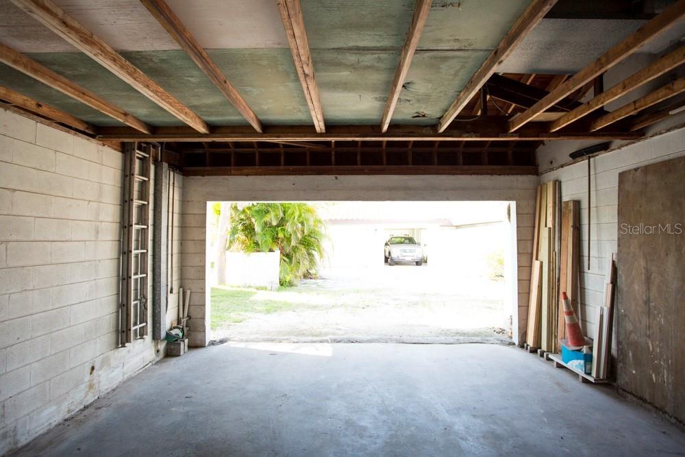 17002 DOLPHIN DR, NORTH REDINGTON BEACH, FL, 33708