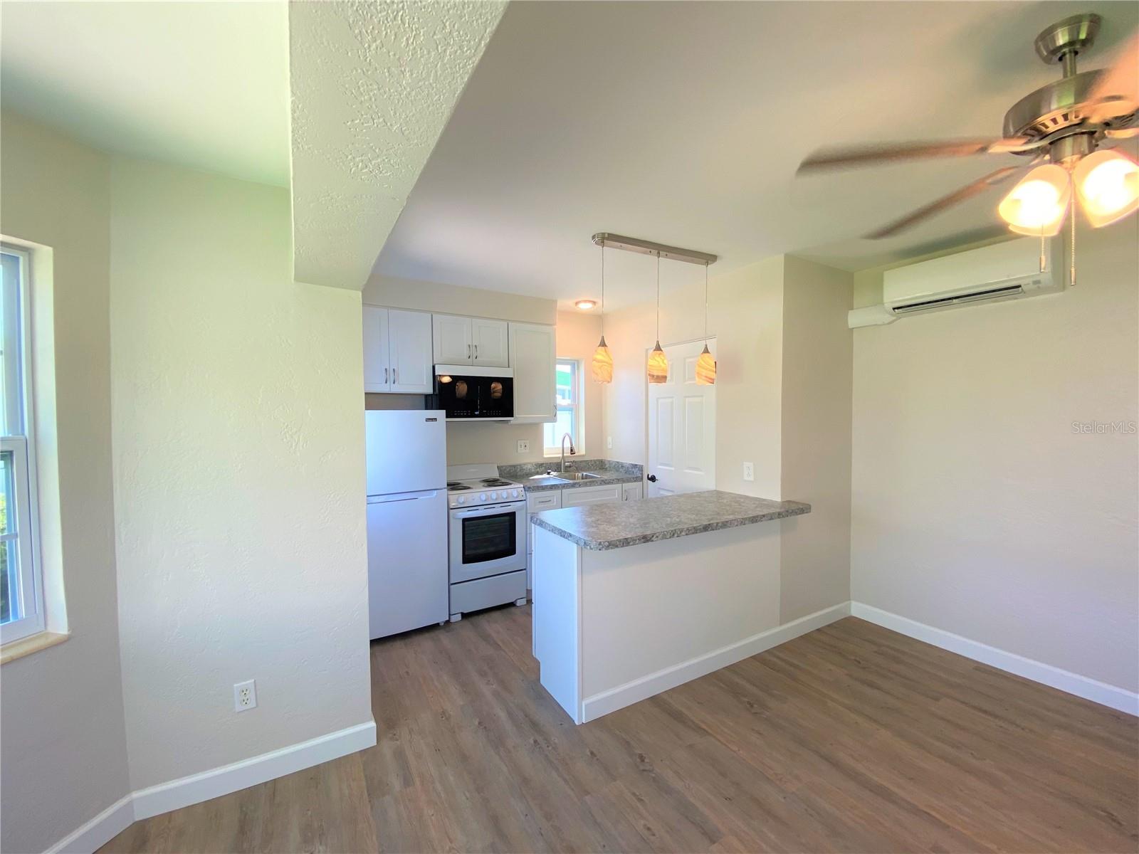 17002 DOLPHIN DR, NORTH REDINGTON BEACH, FL, 33708