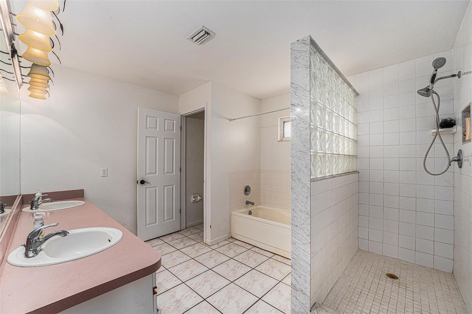317 WENDI LN, RUSKIN, FL, 33570