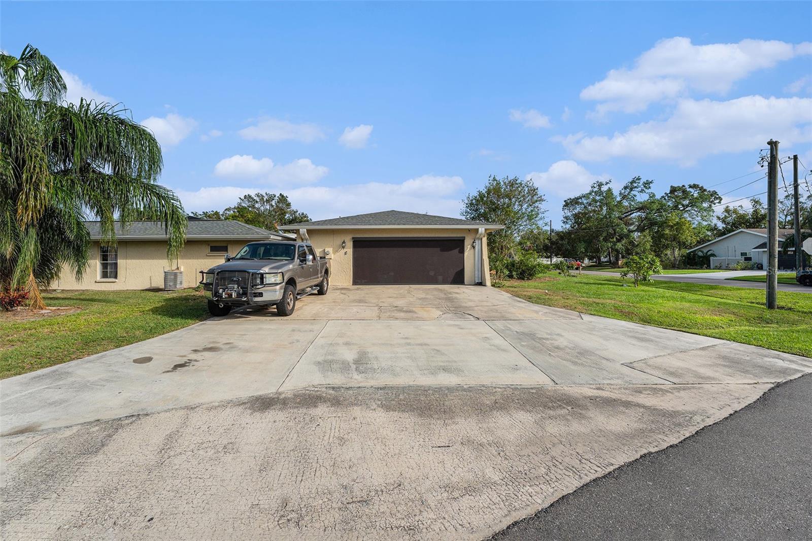 317 WENDI LN, RUSKIN, FL, 33570